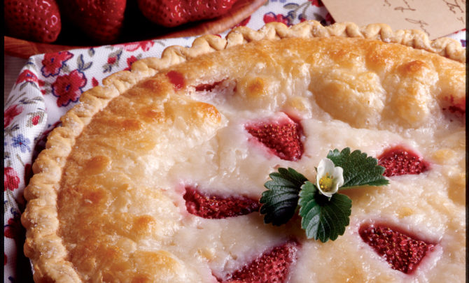 strawberry-sour-cream-pie