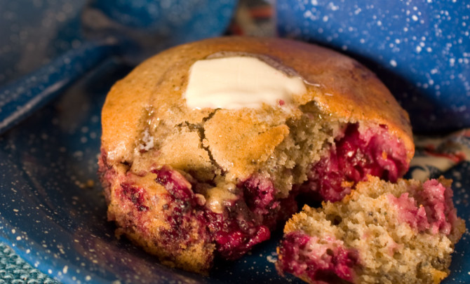 blackberry-corn-muffins-relish