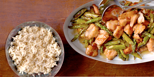 wok-seared_wild_salmon-asparagus-weight-watcher-recipe-health-diet-food-spry