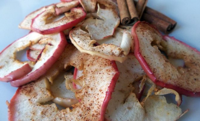 Baked-Apples-Chips-Spry.jpg