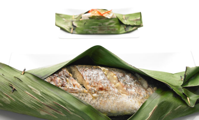 grilled-fish-banana-seafood-leaf-thai-diet-health-recipe-spry