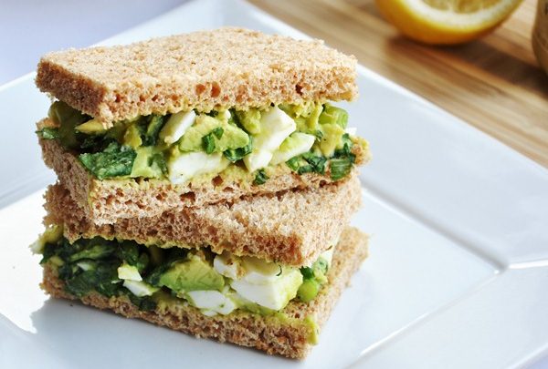 avocado-egg-salad-sandwich-lunch-quick-health-vegetarian-spry