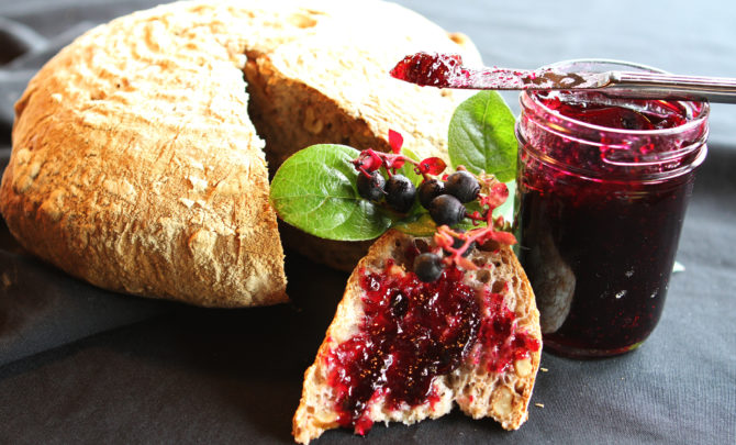 Salal Berry Jelly and Artisan Bread