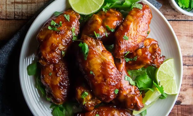 Chipotle Chicken Wings With Avocado Dipping Sauce Recipe Easy Kitchen